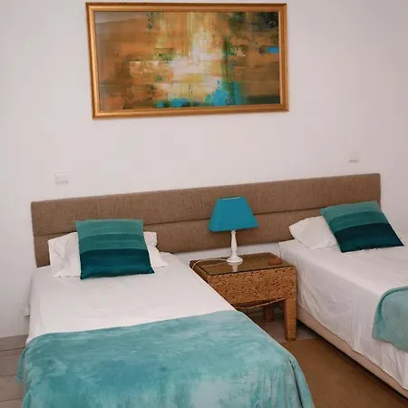 Beautiful 5 En-suite Bed With Private Pool Hotell 3*