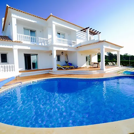 Hotell Beautiful 5 En-suite Bed With Private Pool 3*